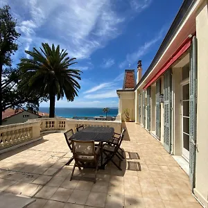 Appartement Palmeraie - Magnifique D'epoque Avec Vue 4 Personnes Avec Terrasse Le Port 